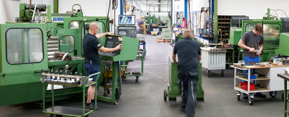 Kontrolle beim Werkzeugbau